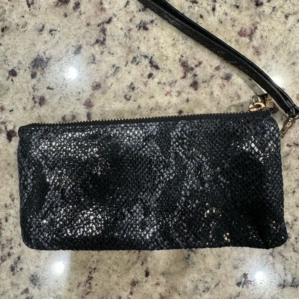 DKNY Wristlet Wallet Faux Snakeskin Leather‎ Clutch